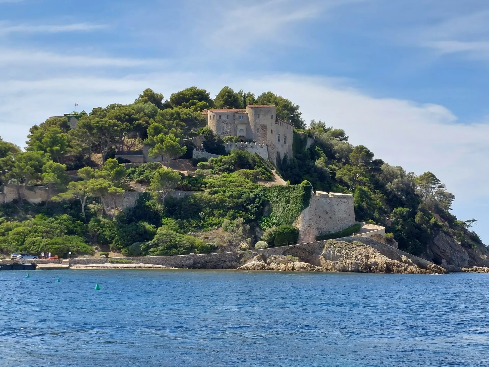 Fort de Brégançon vom Meer aus gesehen, 400 m von der Villa Les Mimosas